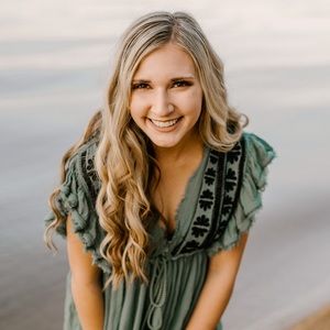 Meet your Posher, Chloe